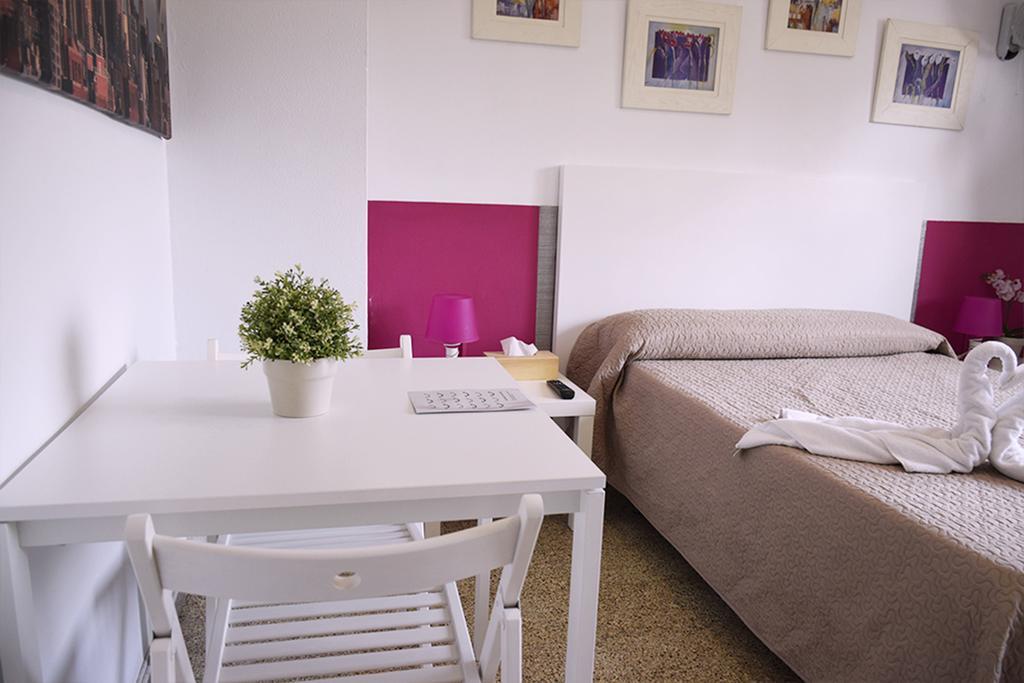 Valencia Suits You Centro Historico, Establecimiento Automatizado-Fast Auto Check In&Out, Solo Para Adultos-Adults Only 外观 照片